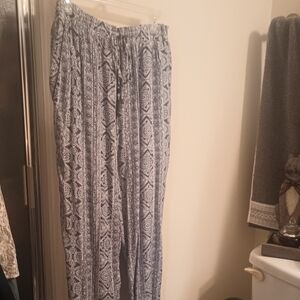 Blue and White Patterned Pants By Terra Sky Size 16